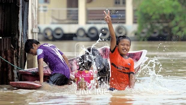 Banjir Mula Landa Kelantan Berita Dunia Beritaharian Sg