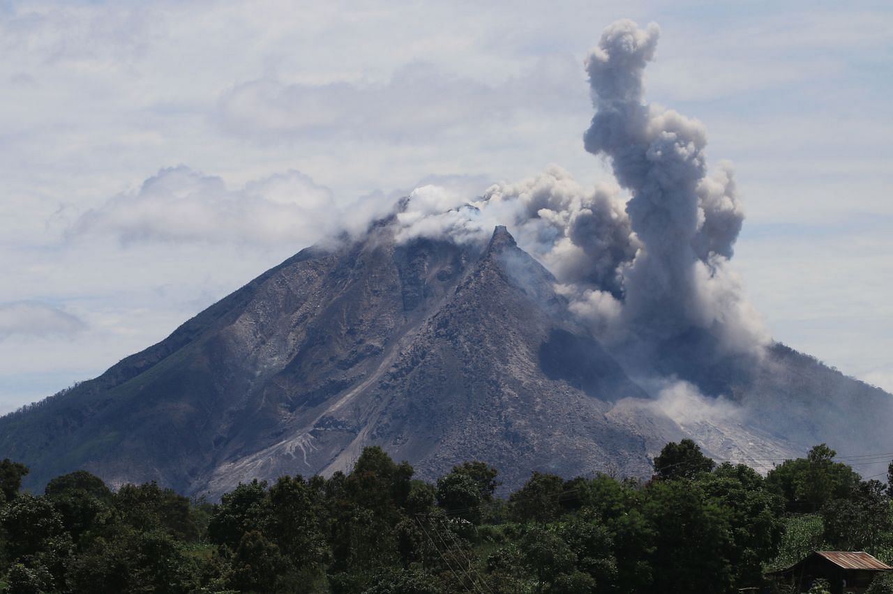 Tujuh Maut Dek Letusan Gunung Berapi Sinabung Di Sumatera Berita Dunia Beritaharian Sg