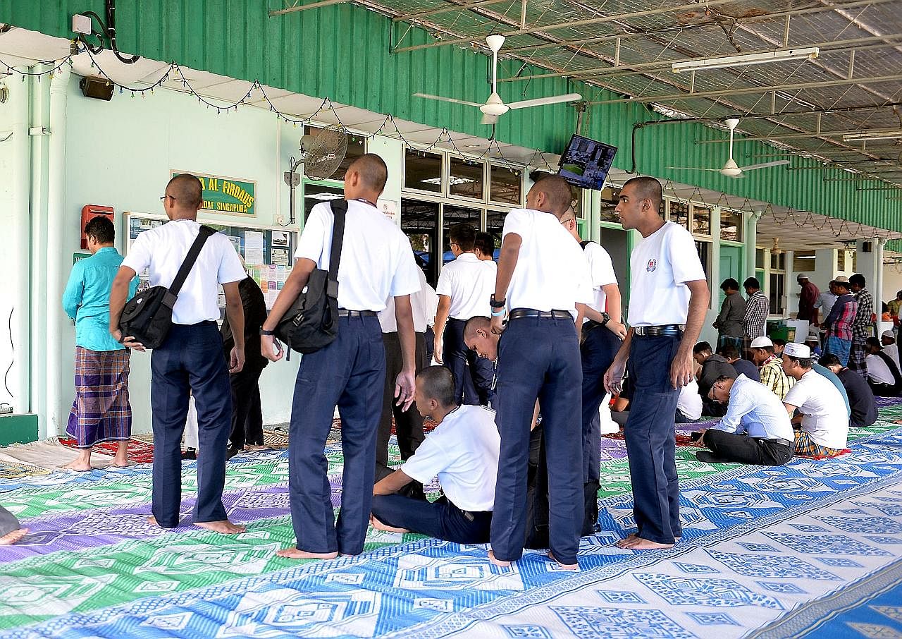 Meski jauh, Masjid Al-Firdaus cuba dekati estet terdekat ...