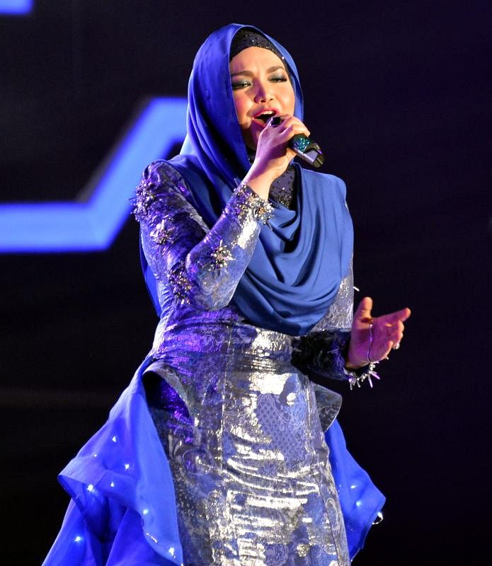 Siti Nurhaliza lancar single dengan sentuhan hip hop ...