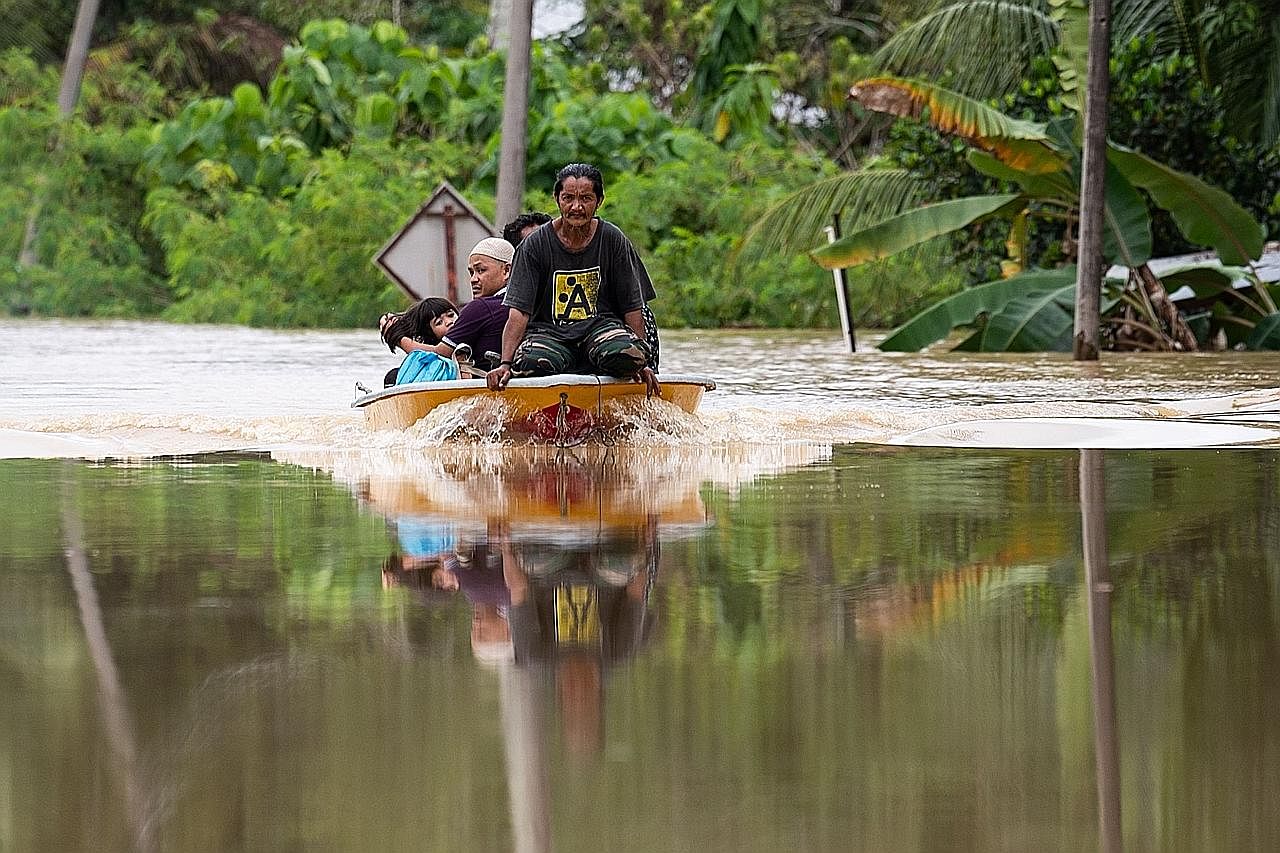 Keadaan banjir di Johor, Pahang makin teruk, Berita Dunia ...