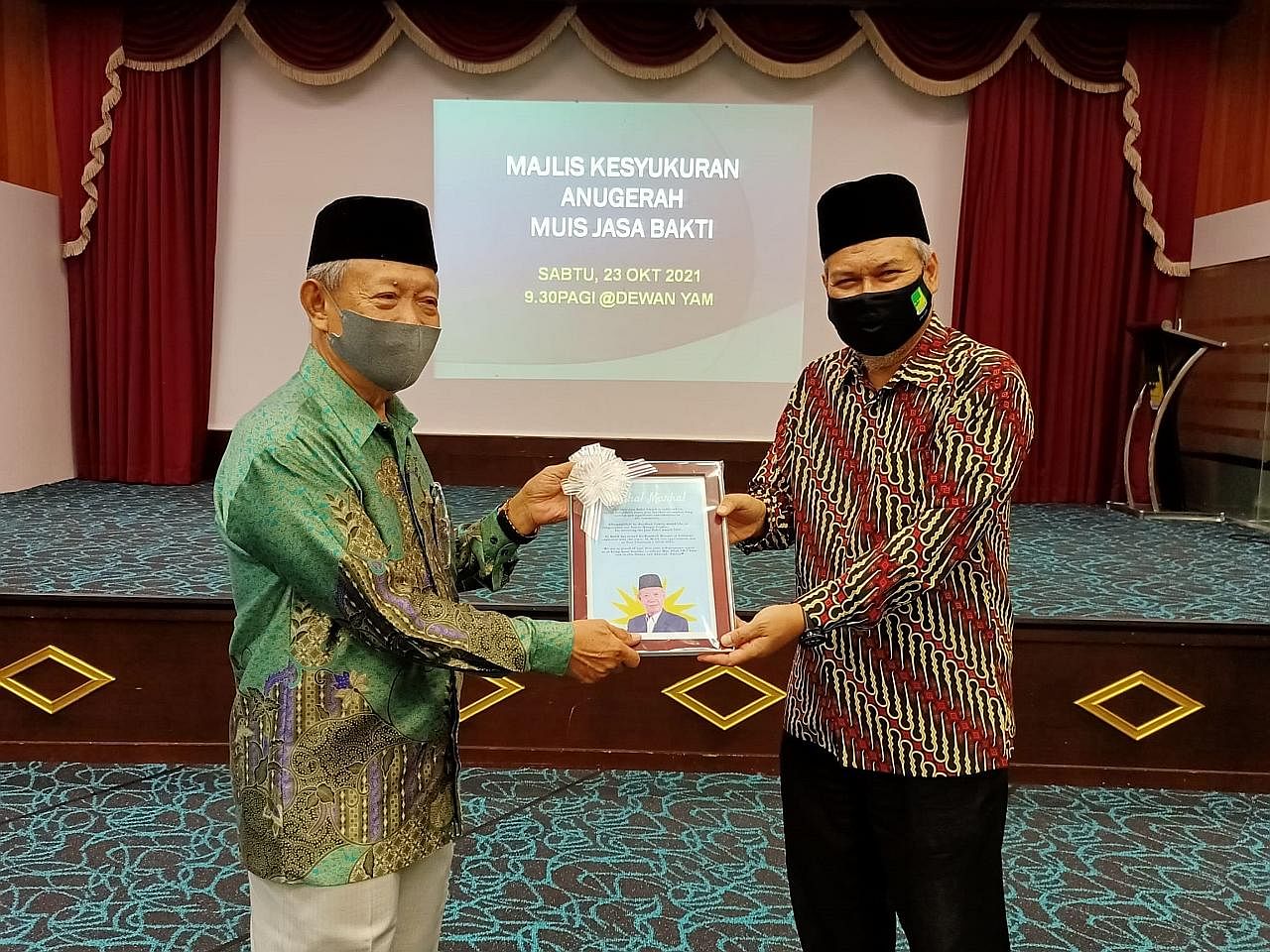 Dua Relawan Mapan Terima Anugerah Jasa Bakti Muis 2021 Berita Hidayah Beritaharian Sg