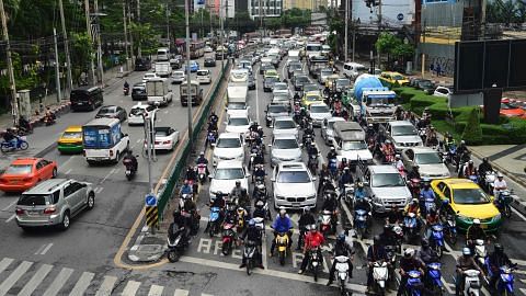 Thailand timbang longgarkan kawalan kemasukan kenderaan pelancong dari China