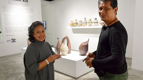 'Dialog' tembikar dua seniman