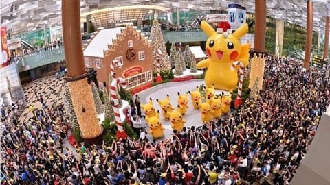 Perarakan Pikachu di Lapangan Terbang Changi