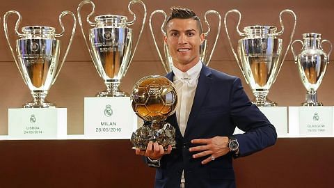 Ronaldo dinobat kali keempat sebagai pemain bola sepak terbaik dunia ANUGERAH BALLON D'OR 2016