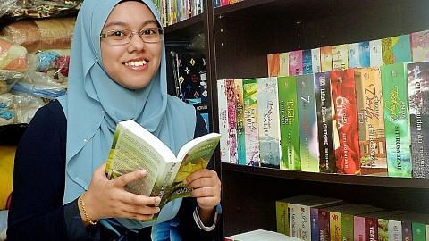 Penggemar novel Melayu ada koleksi sendiri