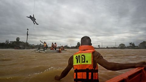 Banjir besar di selatan Thailand semakin buruk