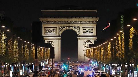 Pegawai polis ditembak mati dalam serangan IS di Paris