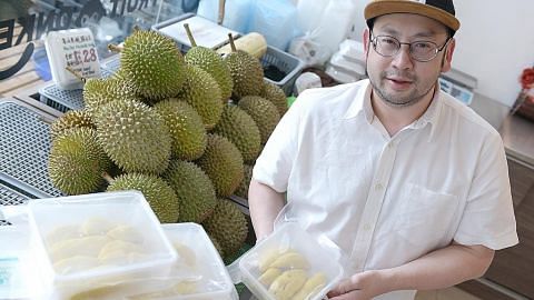 Durian 'gugur' di rumah...