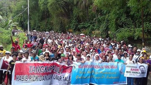 Ribuan penduduk Papua desak pembebasan Ahok