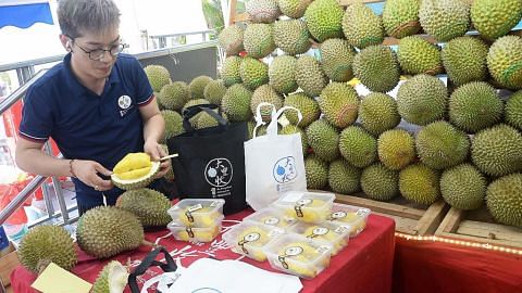 Durian masih dapat sambutan walau harga semakin tinggi DURIAN TERLARIS DI PASARAN: