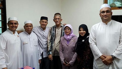 Presiden dan suami lawat Masjid Muhammad Salleh