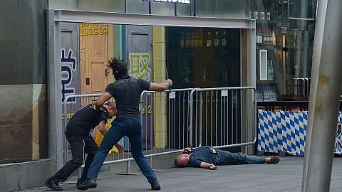 Clarke Quay 'diserang' dalam latihan tahunan