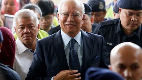 War of words erupt between Najib's lawyers and prosecution team