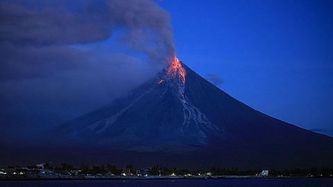 MFA: Elak kunjung kawasan Gunung Mayon di Filipina