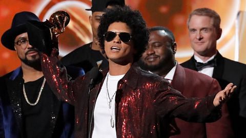 ANUGERAH GRAMMY KE-60 Penyanyi Bruno Mars sapu licin anugerah rekod, album, lagu terbaik