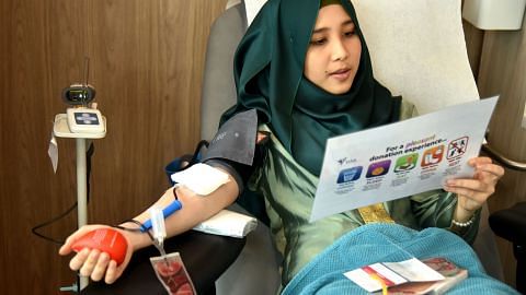 Gadis muda tidak gerun sertai usaha derma darah anjuran masjid