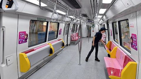 Kerusi lipat di tren baru bagi tampung lebih ramai penumpang