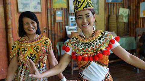 SEKILAS TARIKAN BUDAYA DI BRUNEI PAKEJ PESTA HARI RAYA TIGA HARI DUA MALAM ROYAL BRUNEI AIRLINES Kekayaan budaya dan warisan Brunei