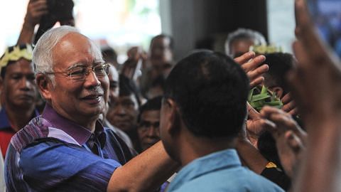 Najib 'luahkan rasa hati' bersama penduduk, dedah sebab BN tewas
