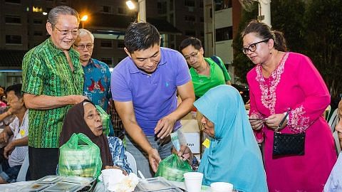 150 warga emas Kembangan-Chai Chee terima bantuan sempena Raya