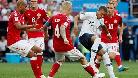 Persembahan Denmark, Perancis hambar tapi mara ke pusingan 16