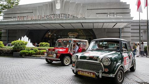 Hotel Fullerton anjur pameran 90 kereta antik