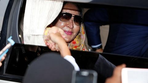 Tuntut barang kemas: Rosmah tak beli, hanya tengok