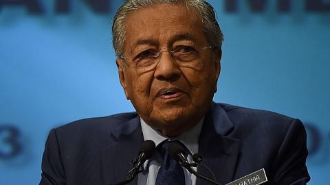 Mahathir gesa peminjam lunas hutang belajar $11b
