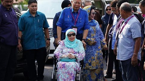 KES 1MDB Polis Malaysia serbu rumah ibu Najib