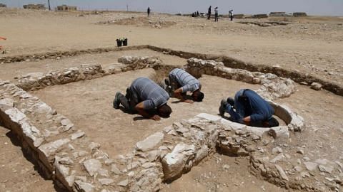 Archaeologists find mosque from when Islam arrived in the holy land