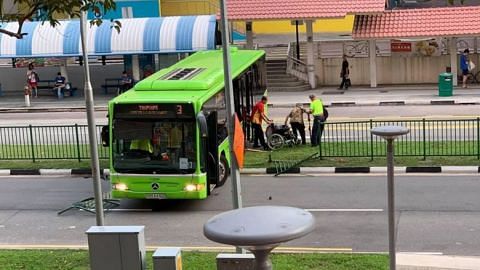 Bus drives into road divider along Pasir Ris Drive 1, no injuries reported