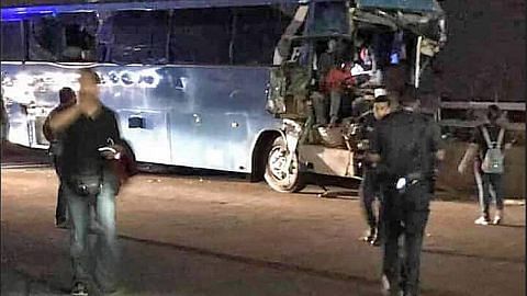 Seorang terbunuh, 16 cedera dalam kemalangan bas di Pusat Pemeriksaan Tuas