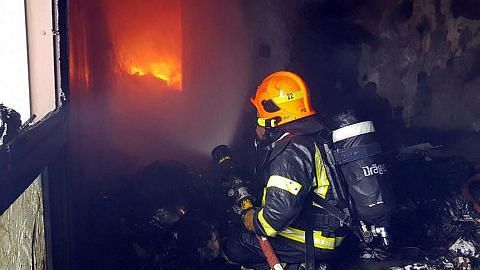50 penduduk diarah keluar dari blok di Bedok kerana flat terbakar