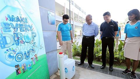 Maktab Rendah Nanyang adakan latihan catuan air