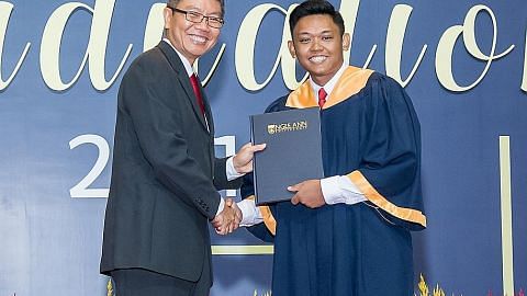 Inspirasi bapa bantu beliau raih penghormatan selaku 'valedictorian'