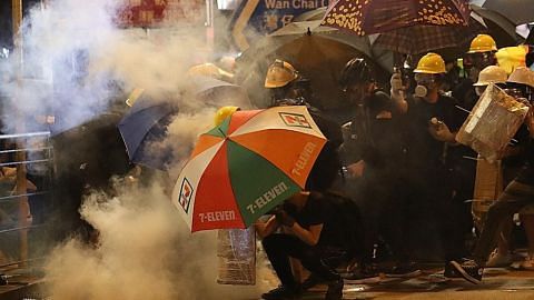China kutuk keganasan di HK, lahir sokongan atas Carrie Lam