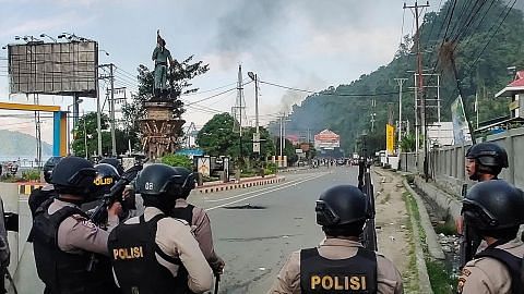 Pemisah Papua teruskan bantahan; Jokowi gesa tenang