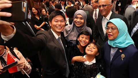 Warga S'pura, keluarga teruja temui Presiden Halimah