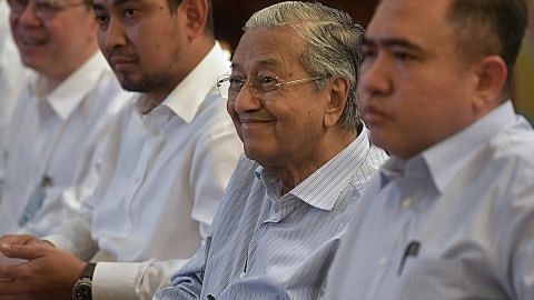 M'sia akan teruskan projek RTS JB-S'pura: Mahathir