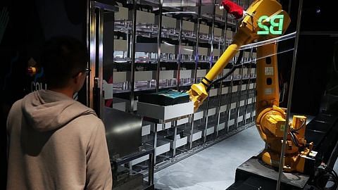 Robot 'jaga' barang dibeli pelanggan
