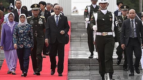 LAWATAN RASMI PRESIDEN KE INDONESIA Presiden Halimah: Penting S'pura-Indonesia tingkat kerjasama dalam sekitaran mencabar