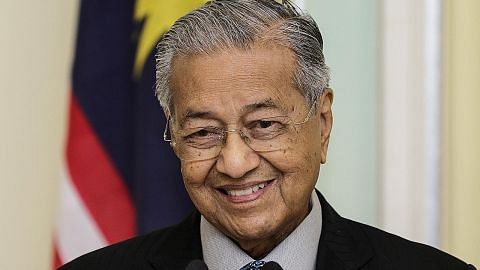 Sumber: Zahid mahu Umno sokong Mahathir kekal sebagai PM