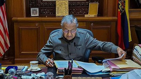 Mahathir kembali kerja macam biasa