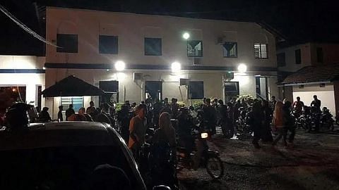 Serbu stesen pengangkutan, balai polis untuk keizinan balik kampung