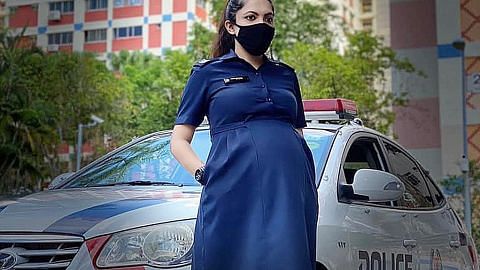 Pegawai polis hamil sumbang bakti semasa pandemik
