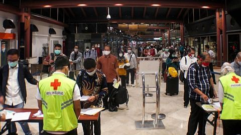 Warga dan pengunjung ke Indonesia perlu tunjuk sijil ujian bebas Covid-19