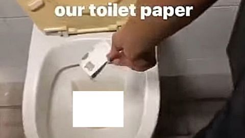 RI kecewa 3 pelajar pam $50 ke dalam mangkuk tandas
