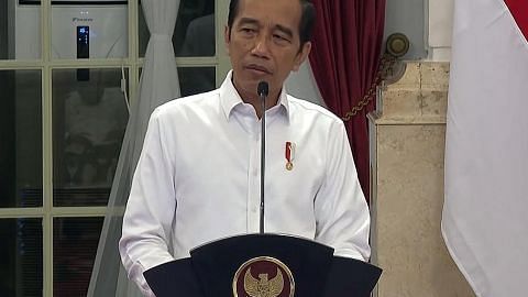 Reaksi lembap tangani Covid-19: Jokowi timbang rombak Kabinet